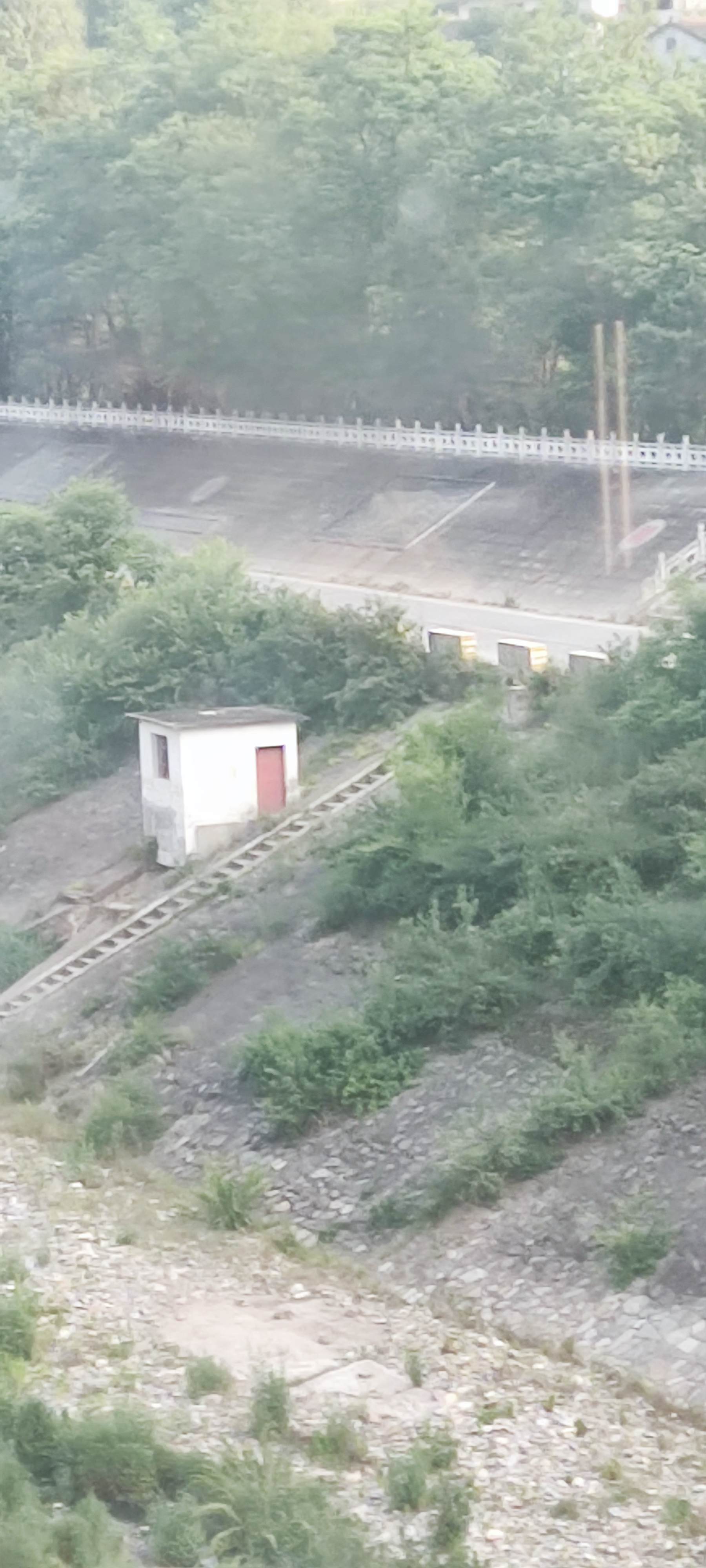 放大后的小屋